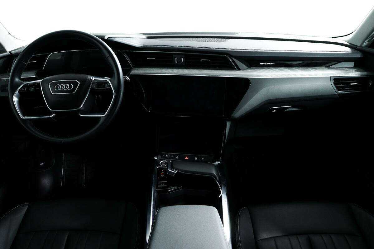 Audi e-tron с пробегом — 2020 год. Фото: #10