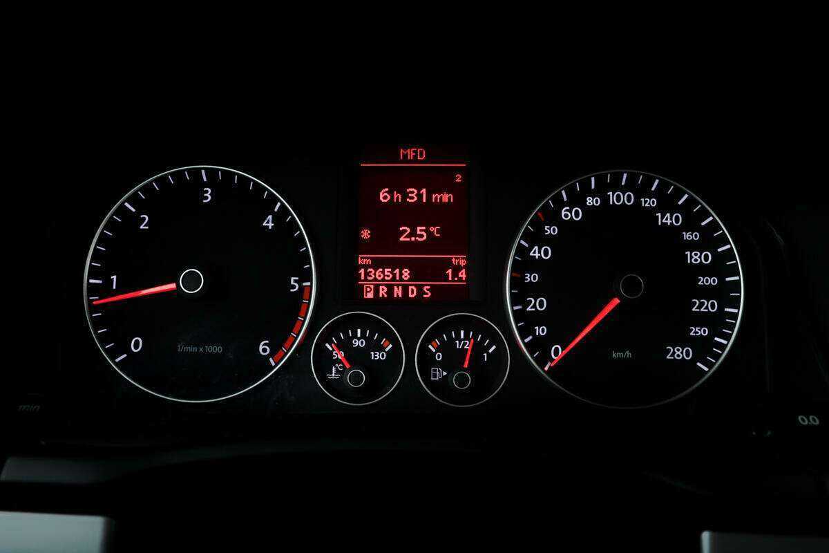 Volkswagen Scirocco с пробегом — 2009 год. Фото: #9