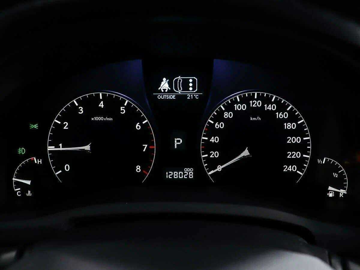 Lexus RX с пробегом — 2010 год. Фото: #10