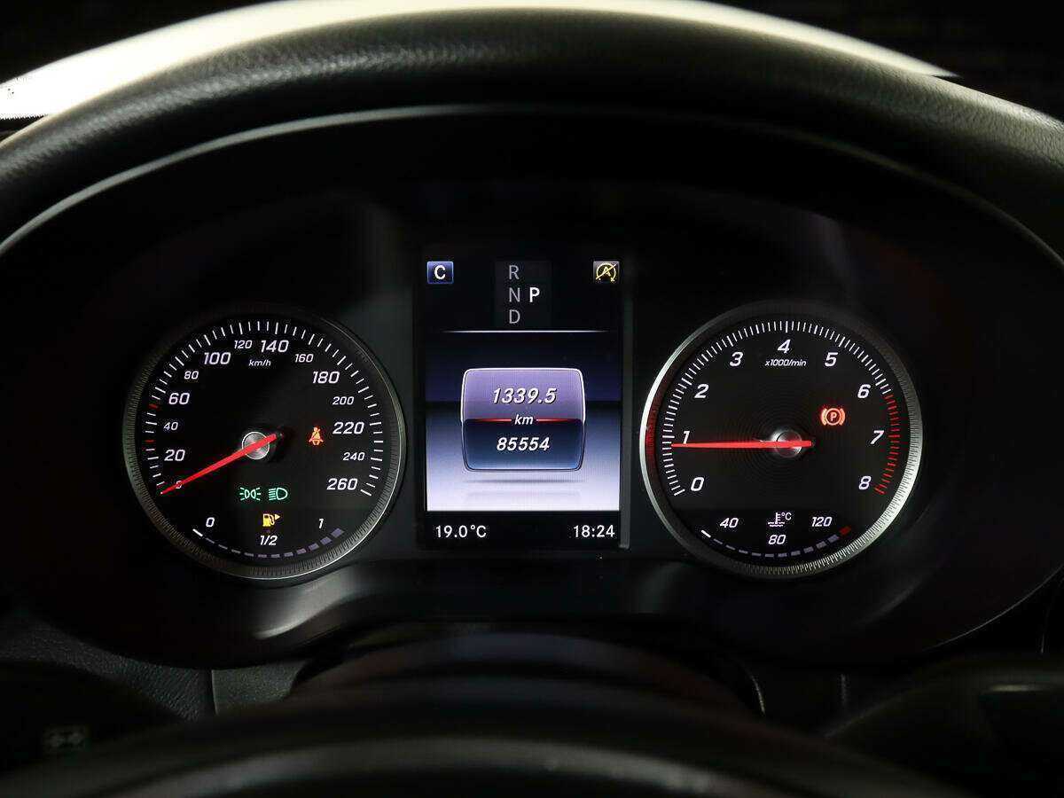 Mercedes-Benz GLC с пробегом — 2016 год. Фото: #8