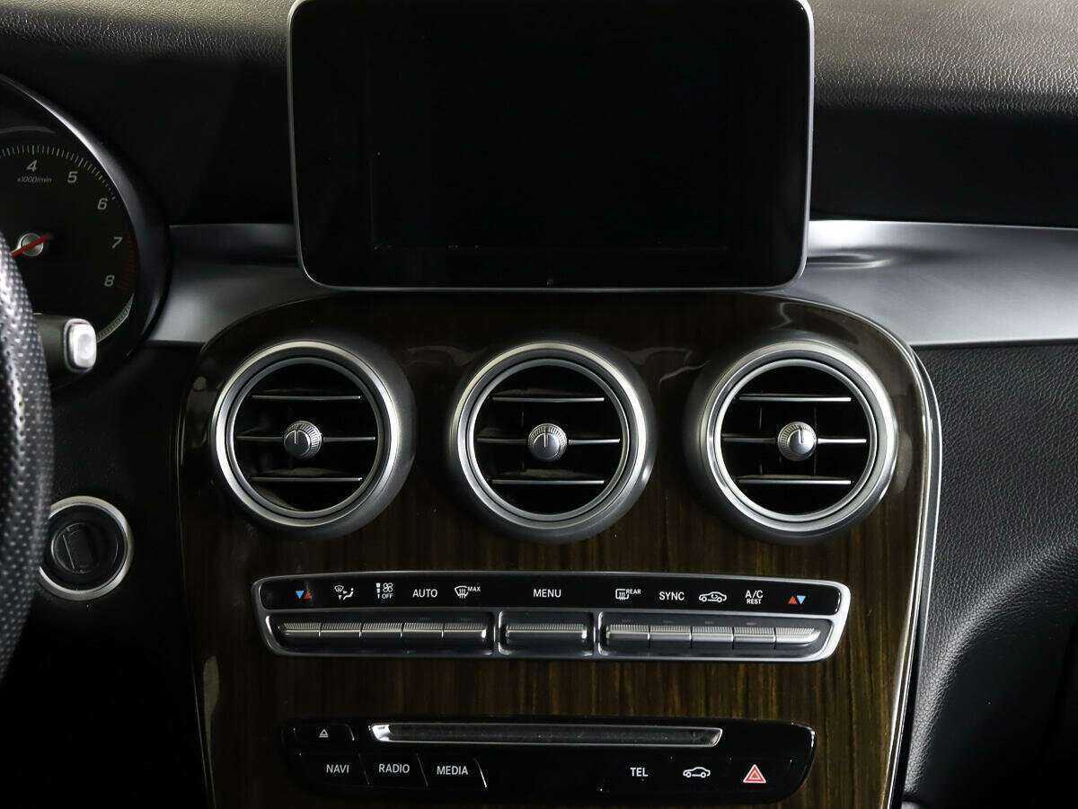 Mercedes-Benz GLC с пробегом — 2016 год. Фото: #10