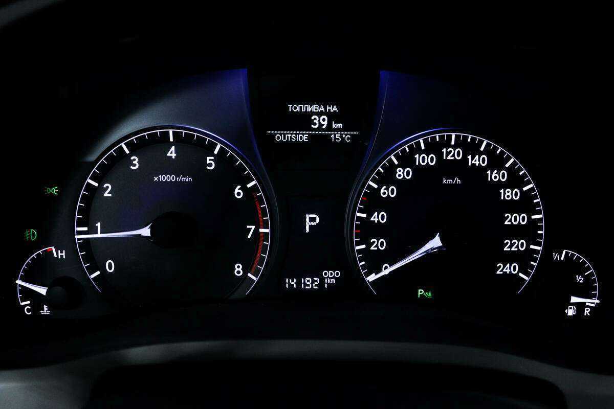 Lexus RX с пробегом — 2011 год. Фото: #9