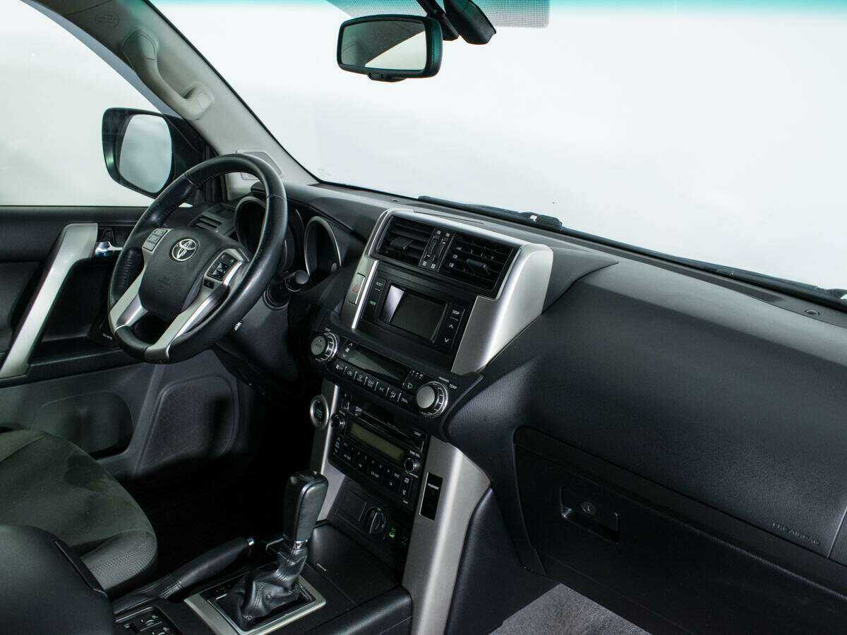 Toyota Land Cruiser Prado с пробегом — 2011 год. Фото: #8