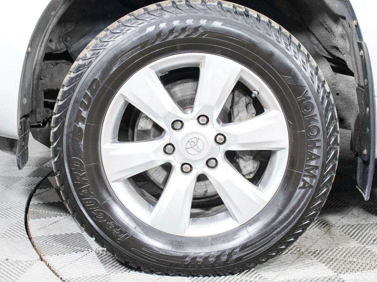 Toyota Land Cruiser Prado с пробегом — 2011 год. Фото: #14