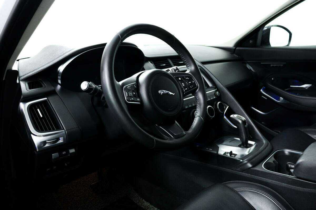 Jaguar E-Pace с пробегом — 2019 год. Фото: #12