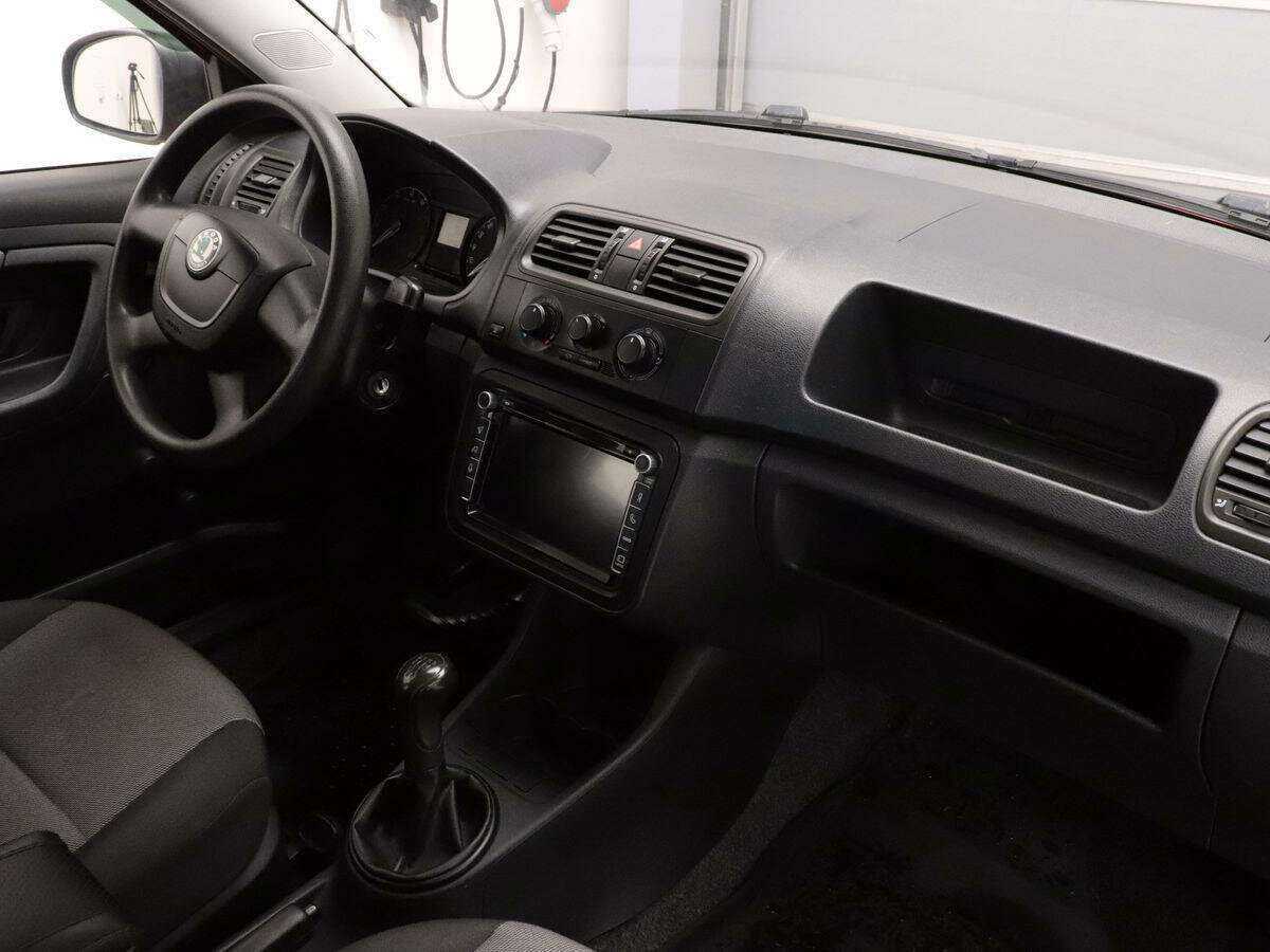 Skoda Fabia с пробегом — 2009 год. Фото: #6