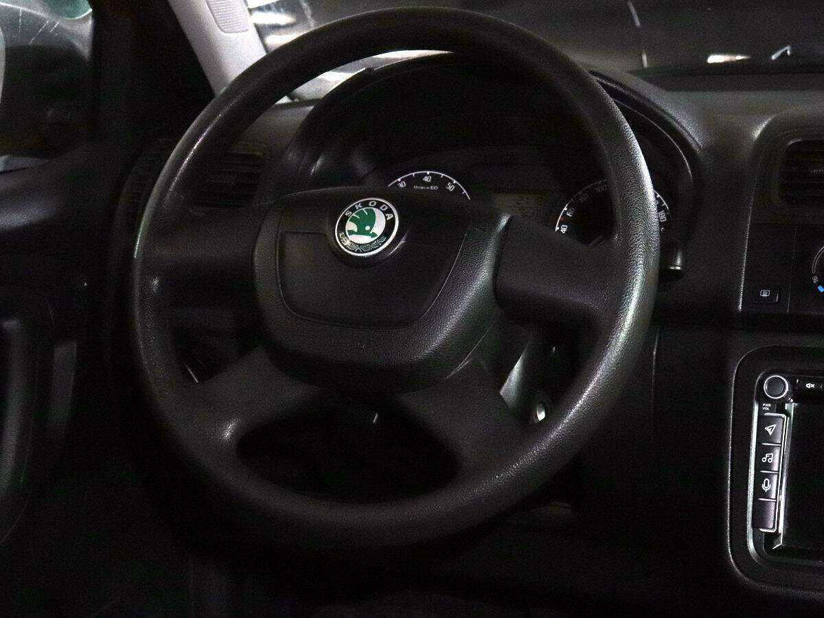 Skoda Fabia с пробегом — 2009 год. Фото: #10