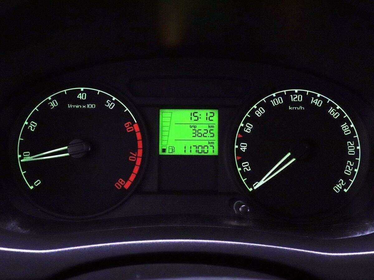 Skoda Fabia с пробегом — 2009 год. Фото: #14