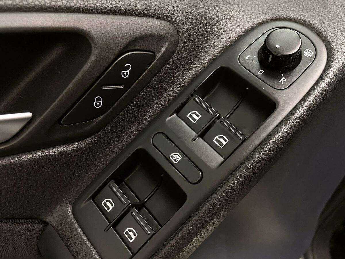 Volkswagen Golf с пробегом — 2010 год. Фото: #11