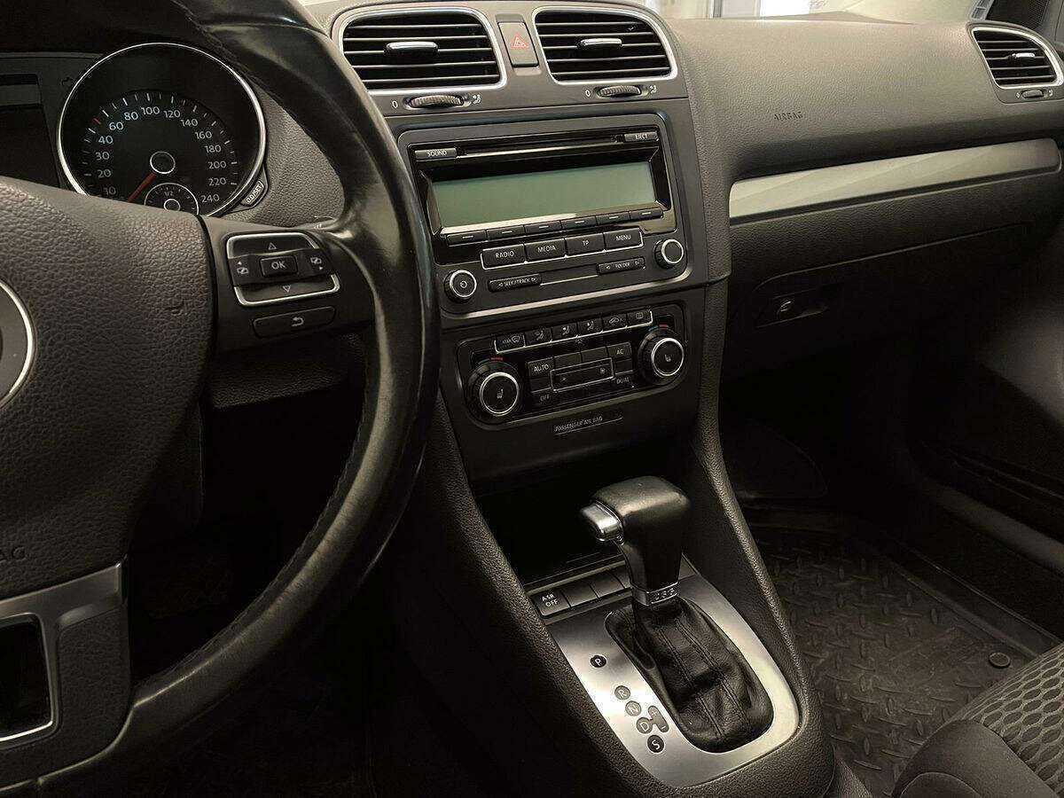 Volkswagen Golf с пробегом — 2010 год. Фото: #13