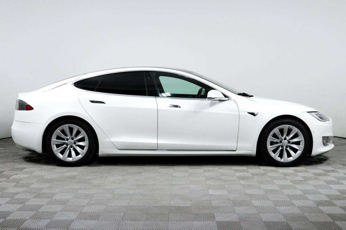Tesla Model S с пробегом — 2018 год. Фото: #3