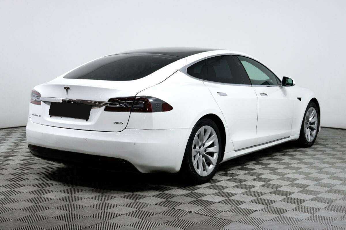 Tesla Model S с пробегом — 2018 год. Фото: #4