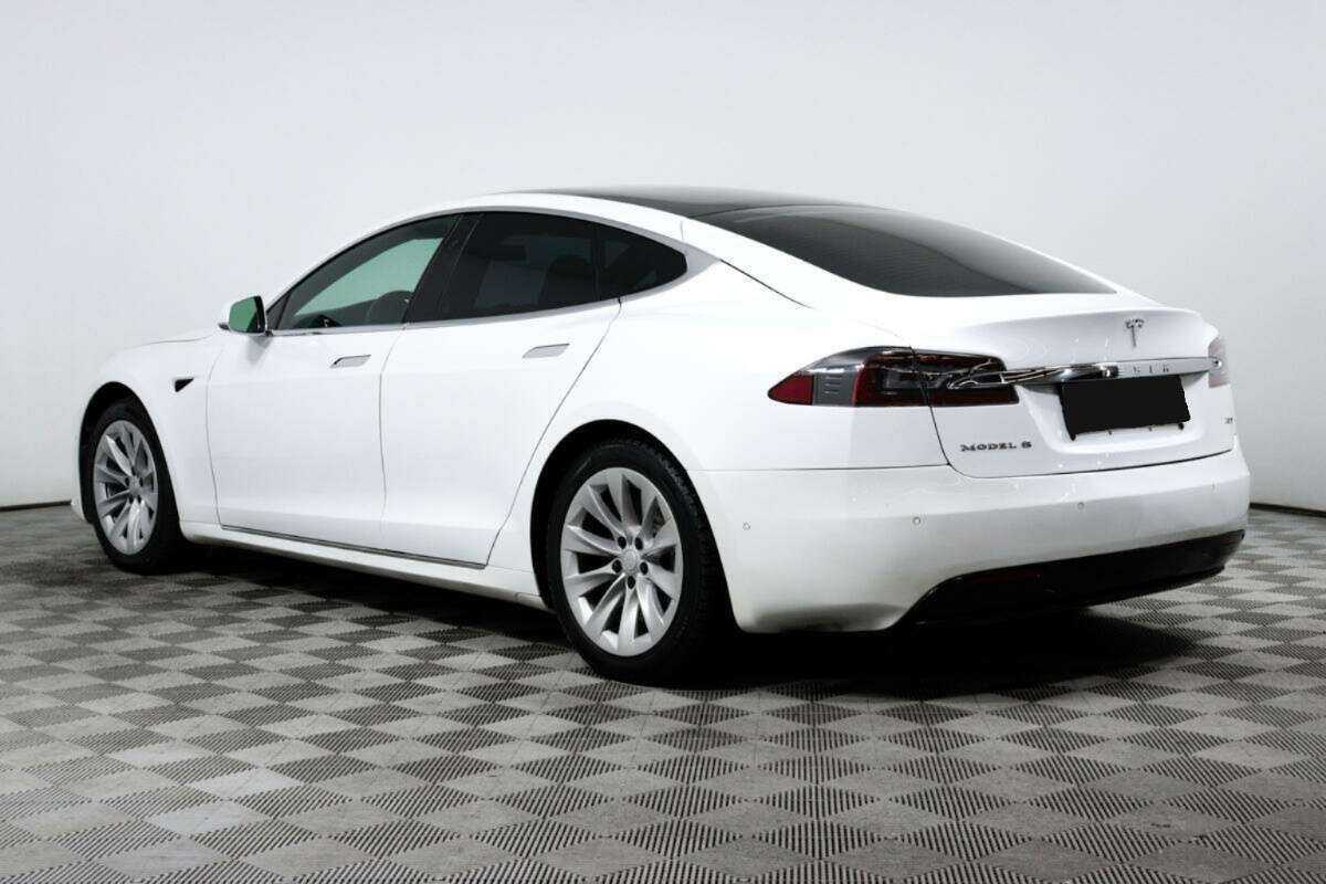 Tesla Model S с пробегом — 2018 год. Фото: #6