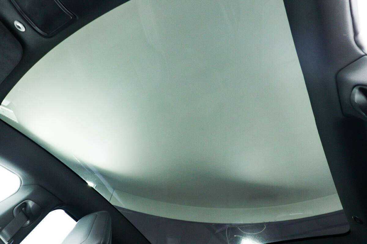 Tesla Model S с пробегом — 2018 год. Фото: #16