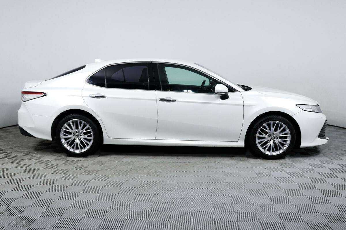 Toyota Camry с пробегом — 2019 год. Фото: #3