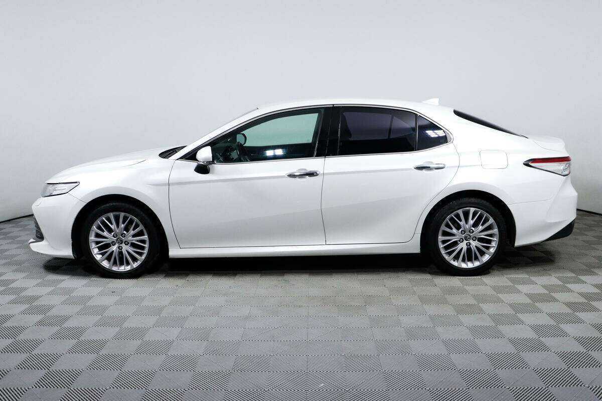 Toyota Camry с пробегом — 2019 год. Фото: #7