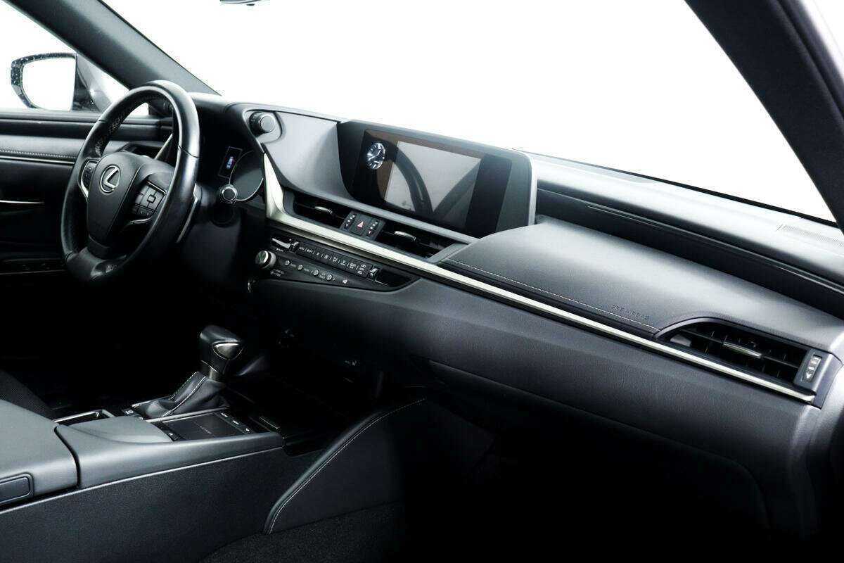 Lexus ES с пробегом — 2021 год. Фото: #8