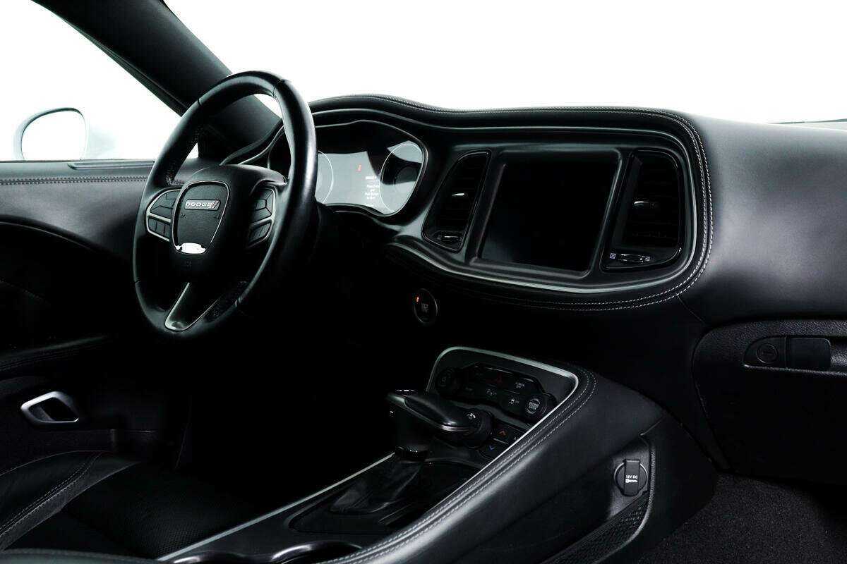 Dodge Challenger с пробегом — 2020 год. Фото: #7