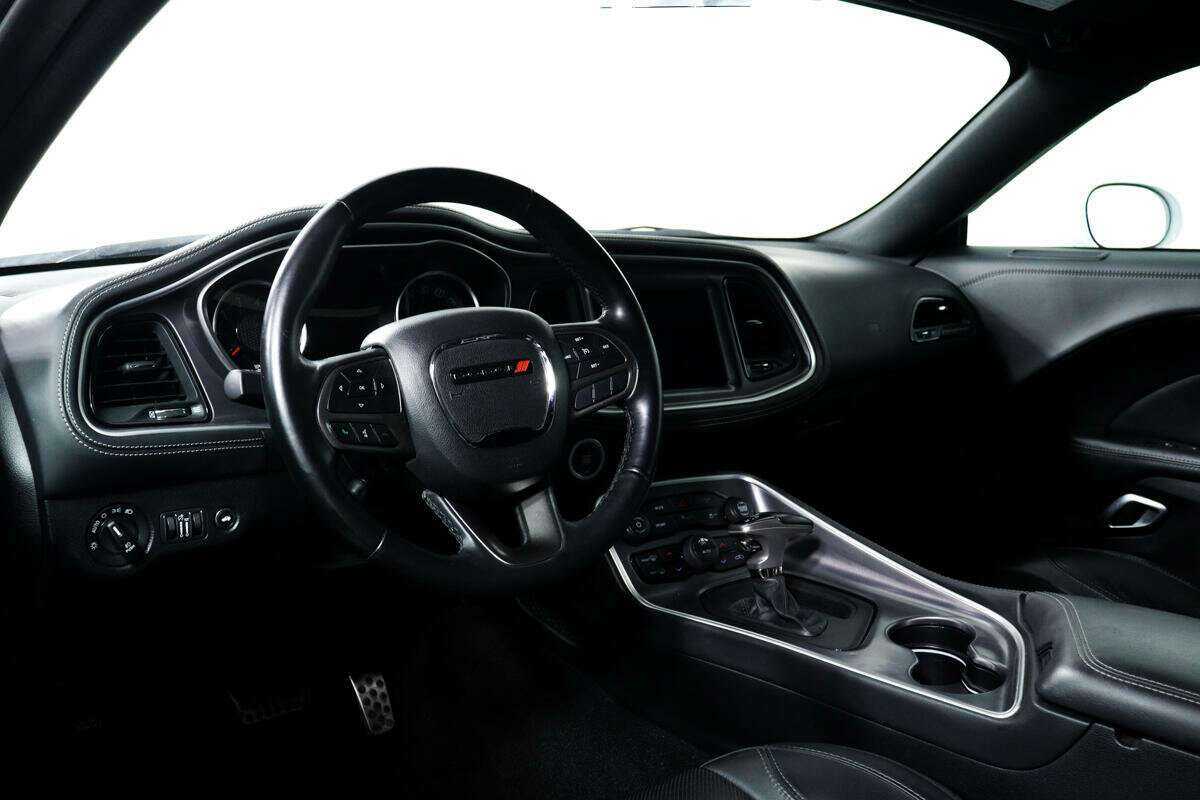 Dodge Challenger с пробегом — 2020 год. Фото: #11