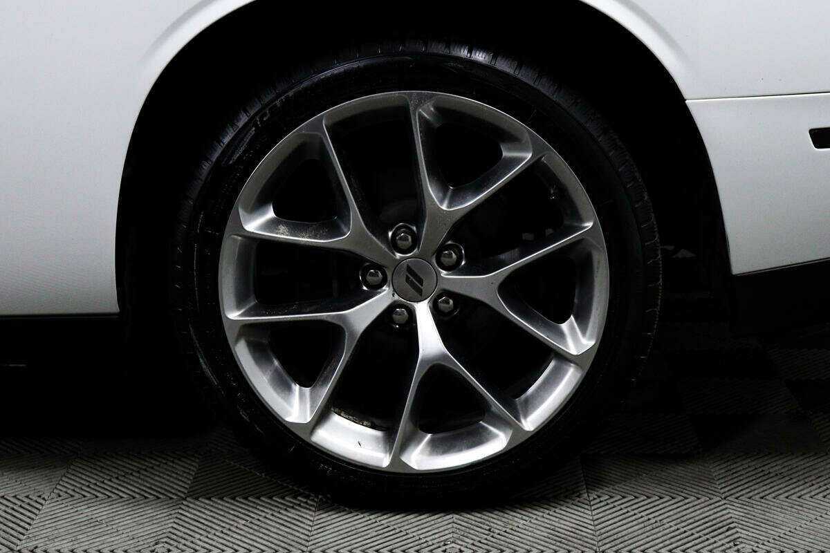 Dodge Challenger с пробегом — 2020 год. Фото: #12