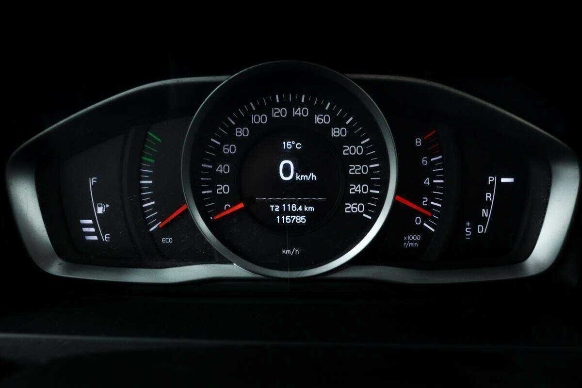 Volvo S60 с пробегом — 2017 год. Фото: #9