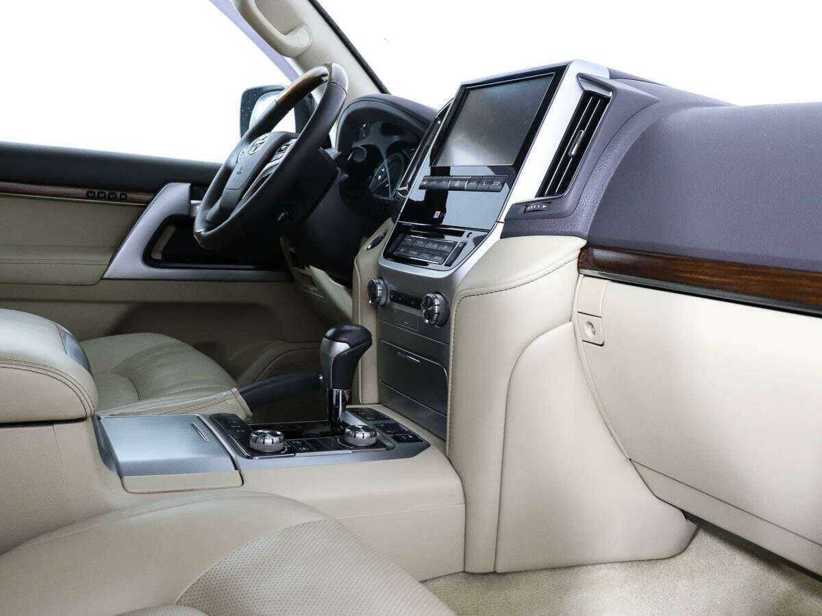 Toyota Land Cruiser с пробегом — 2015 год. Фото: #4