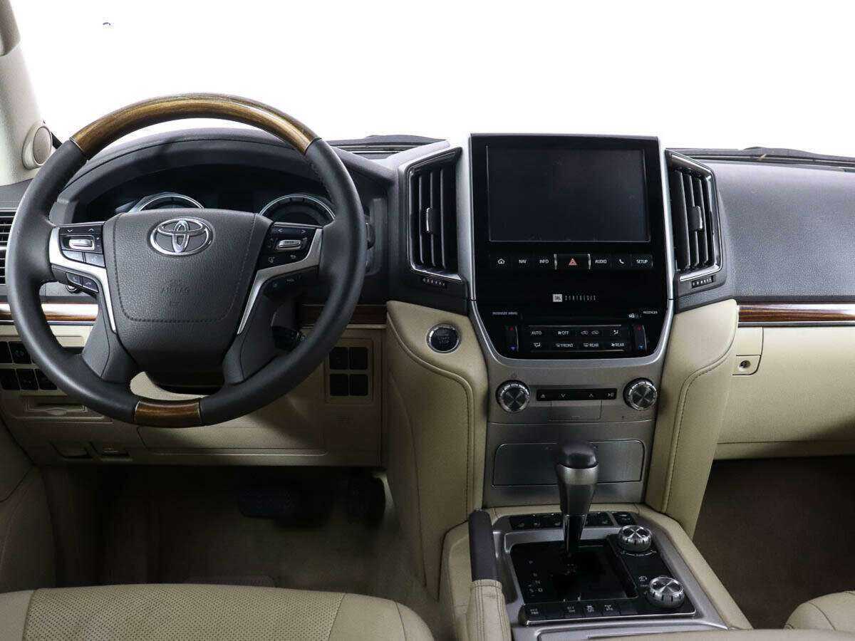 Toyota Land Cruiser с пробегом — 2015 год. Фото: #7