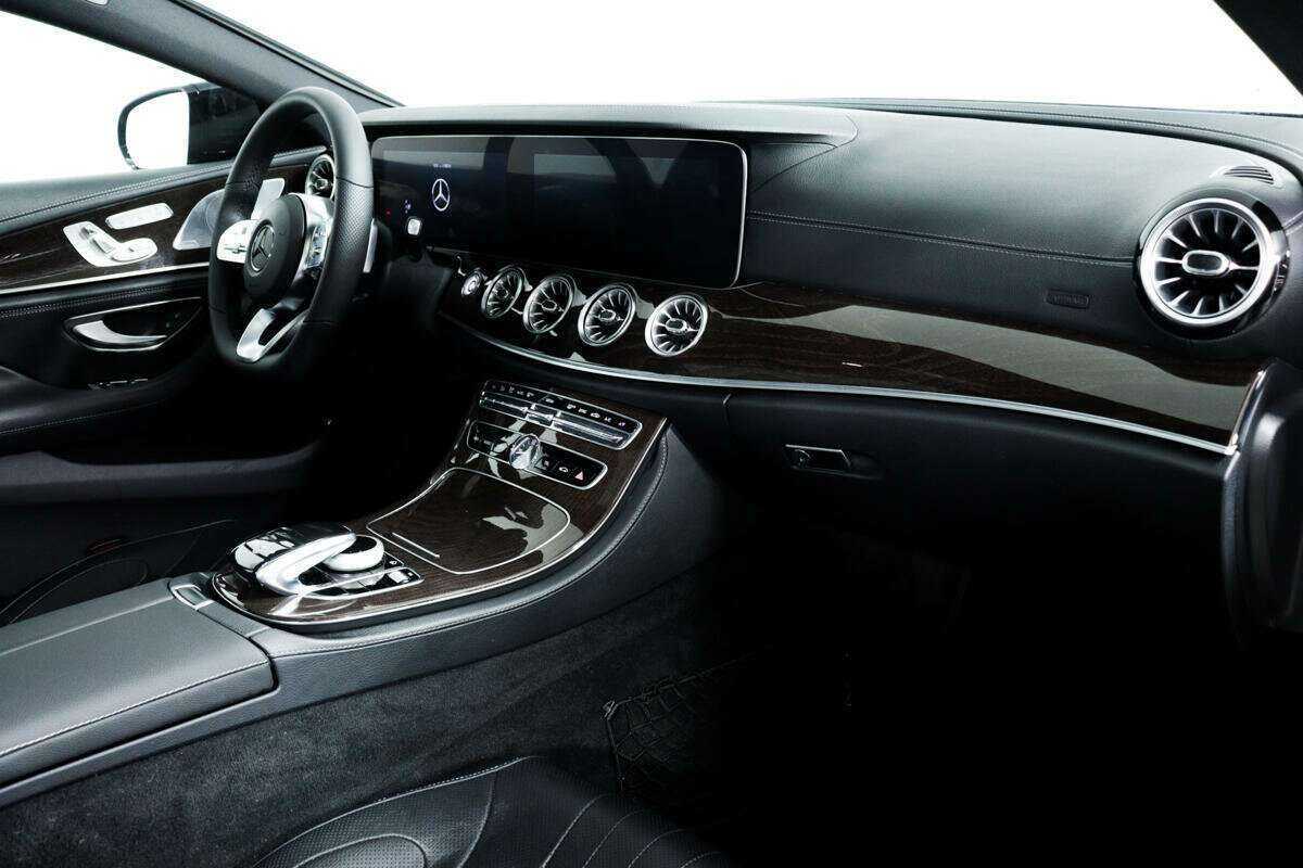 Mercedes-Benz CLS с пробегом — 2020 год. Фото: #8