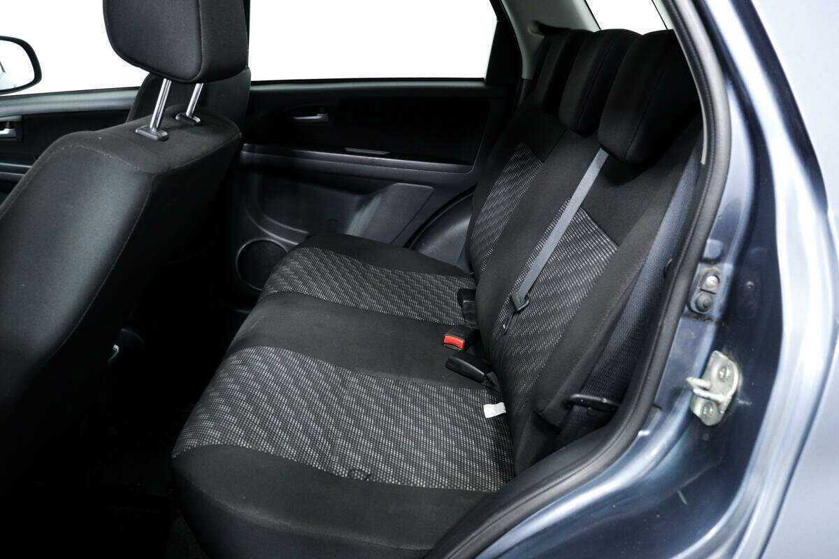 Suzuki SX4 с пробегом — 2008 год. Фото: #11