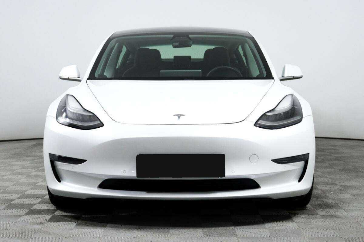 Tesla Model 3 с пробегом — 2019 год. Фото: #1