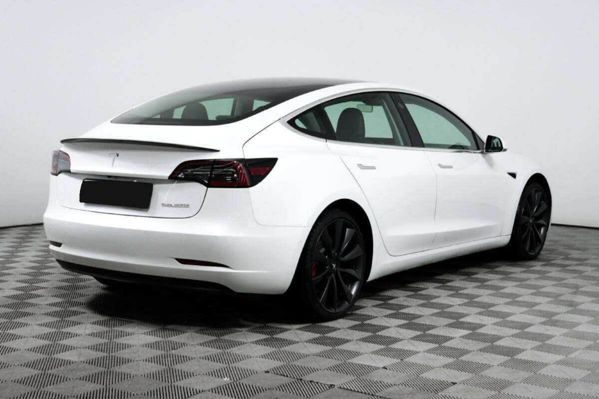 Tesla Model 3 с пробегом — 2019 год. Фото: #4
