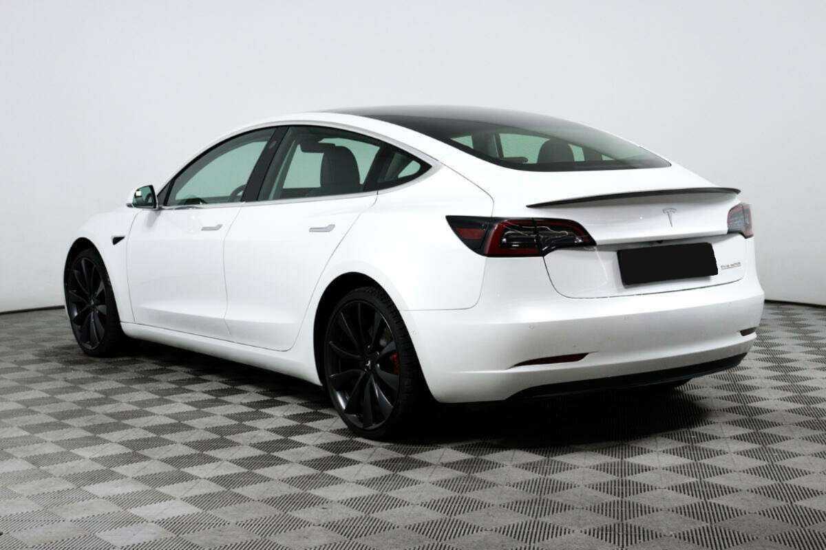 Tesla Model 3 с пробегом — 2019 год. Фото: #6