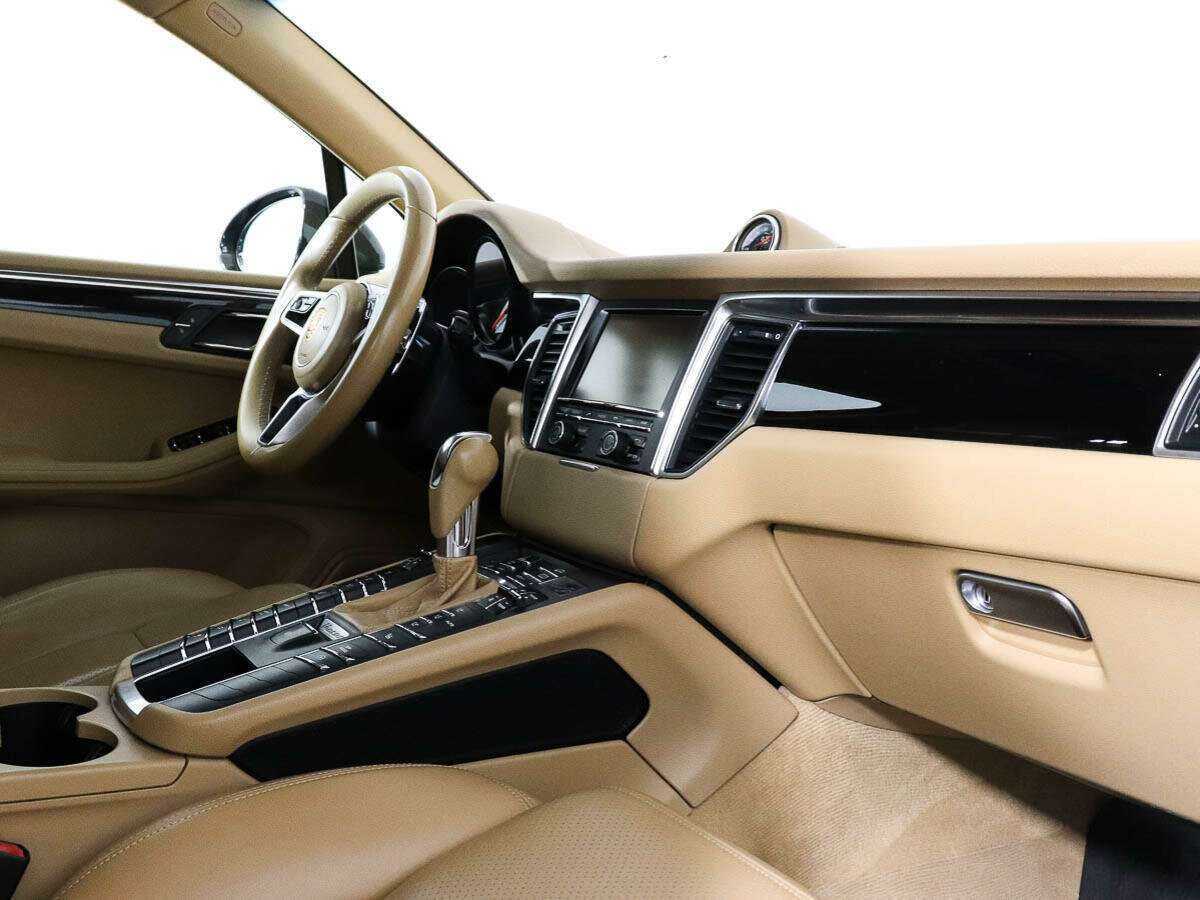 Porsche Macan с пробегом — 2014 год. Фото: #6