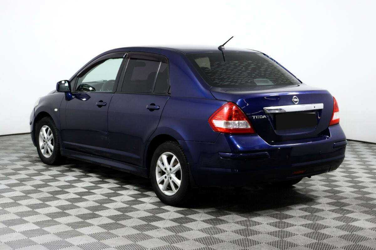 Nissan Tiida с пробегом — 2010 год. Фото: #6