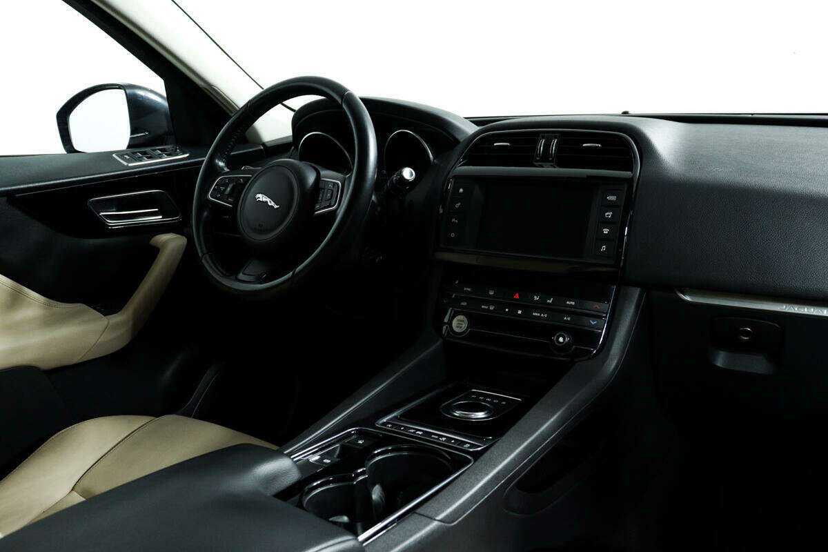 Jaguar F-Pace с пробегом — 2016 год. Фото: #8