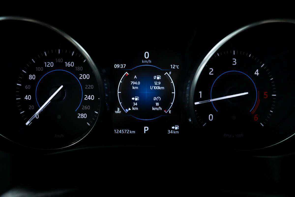 Jaguar F-Pace с пробегом — 2016 год. Фото: #9