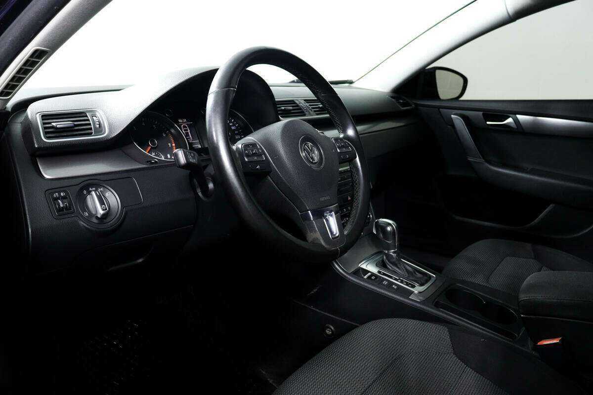 Volkswagen Passat с пробегом — 2011 год. Фото: #12