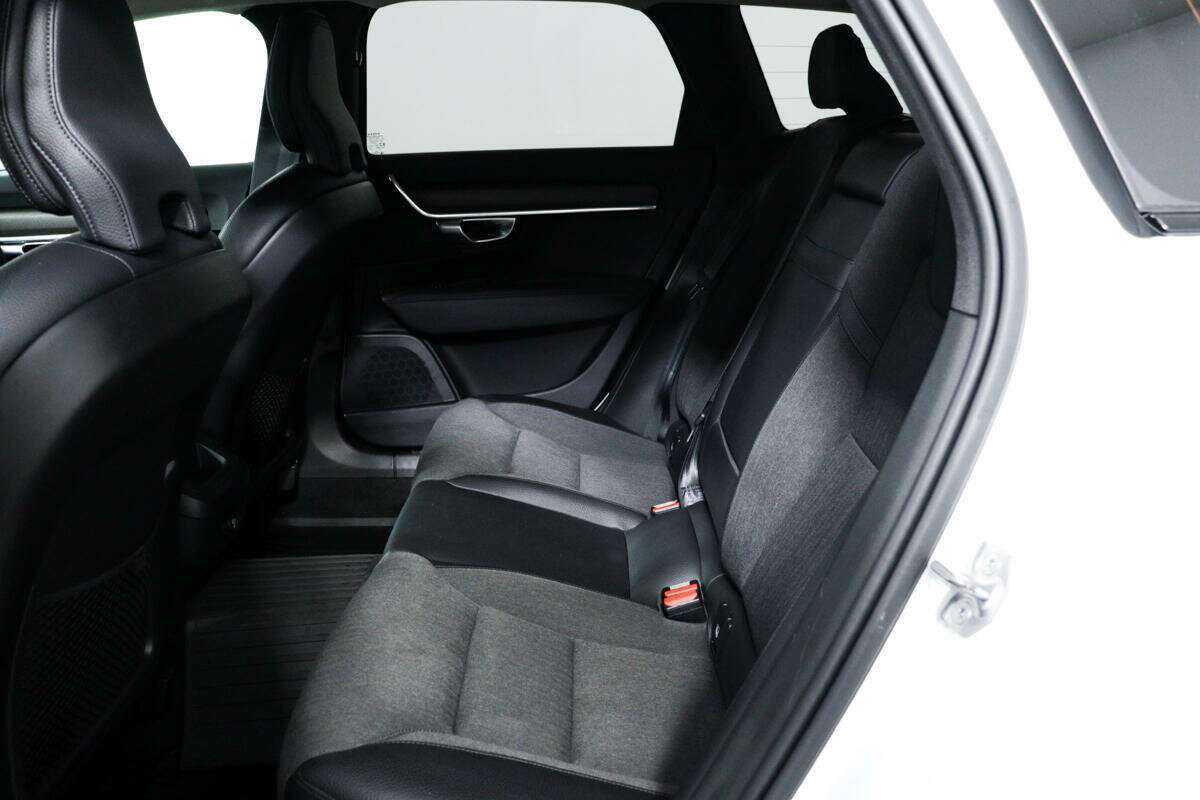 Volvo V90 Cross Country с пробегом — 2020 год. Фото: #11