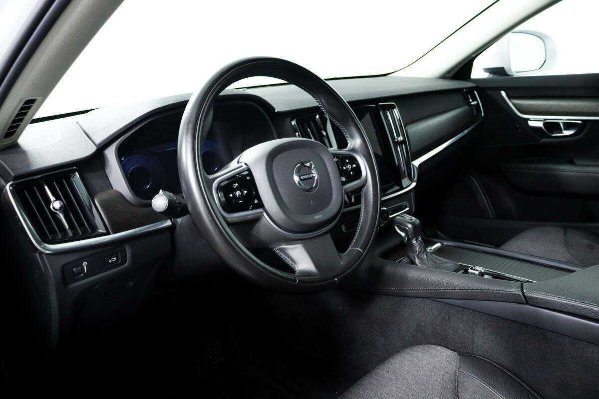Volvo V90 Cross Country с пробегом — 2020 год. Фото: #12