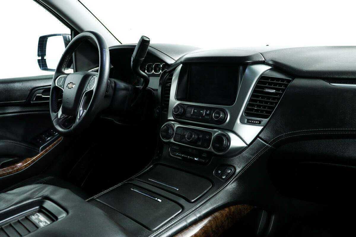 Chevrolet Tahoe с пробегом — 2016 год. Фото: #7