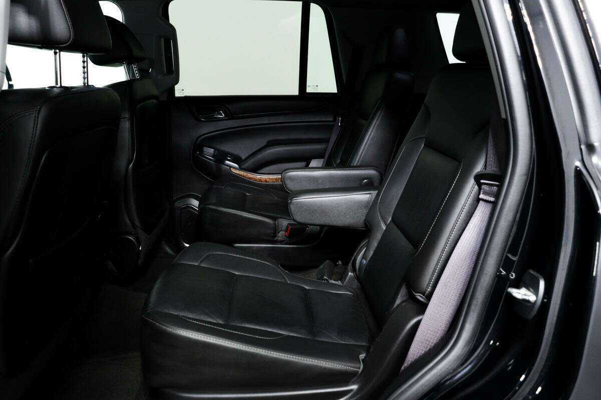 Chevrolet Tahoe с пробегом — 2016 год. Фото: #10