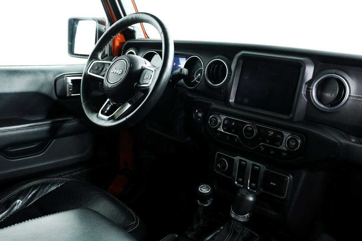 Jeep Wrangler с пробегом — 2018 год. Фото: #7