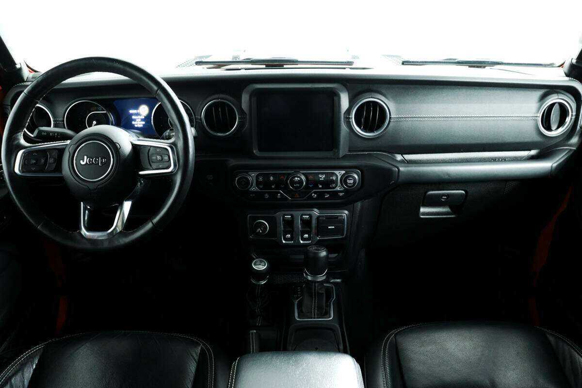 Jeep Wrangler с пробегом — 2018 год. Фото: #9