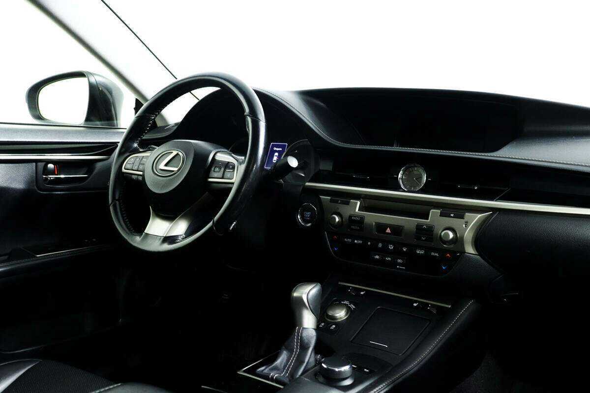 Lexus ES с пробегом — 2016 год. Фото: #8