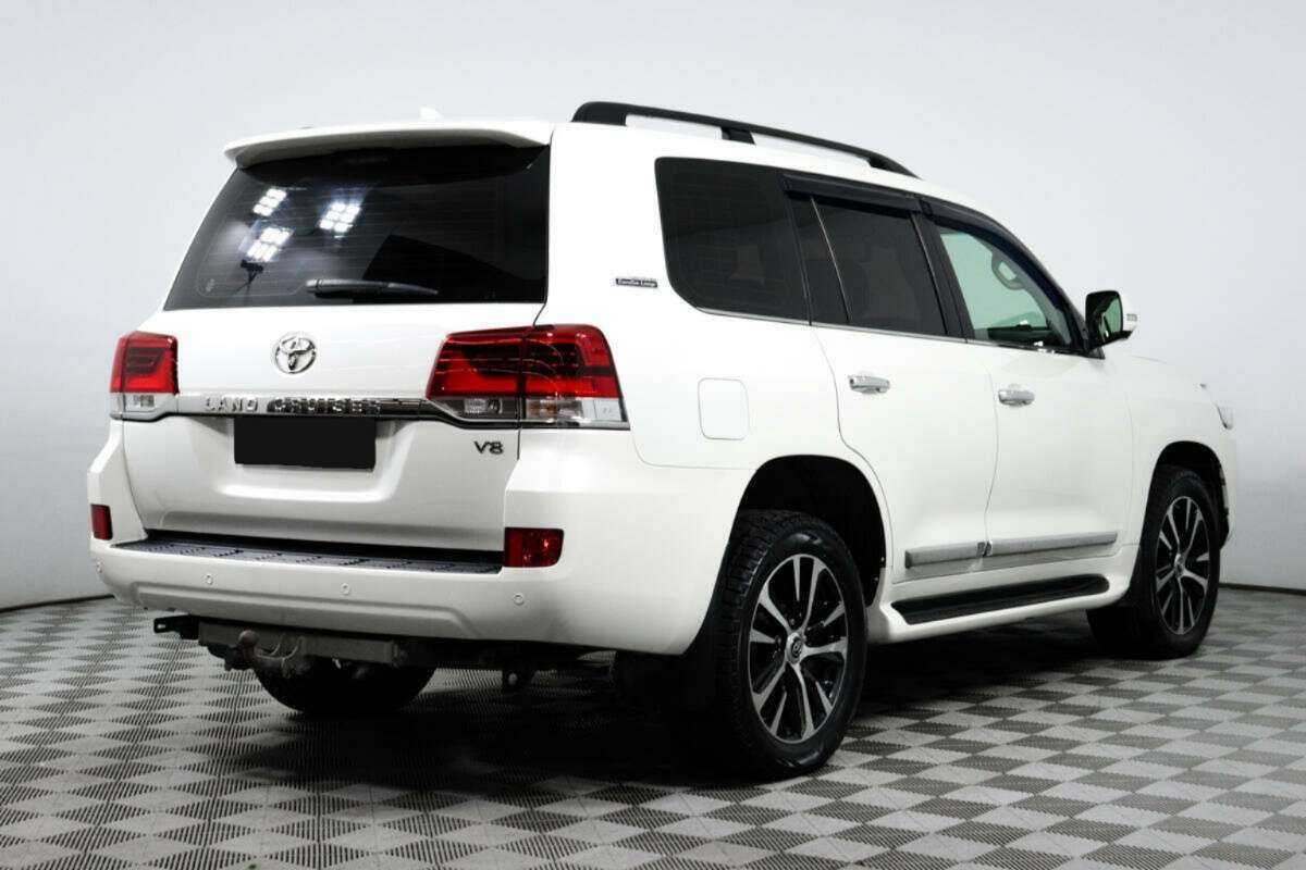 Toyota Land Cruiser с пробегом — 2015 год. Фото: #4