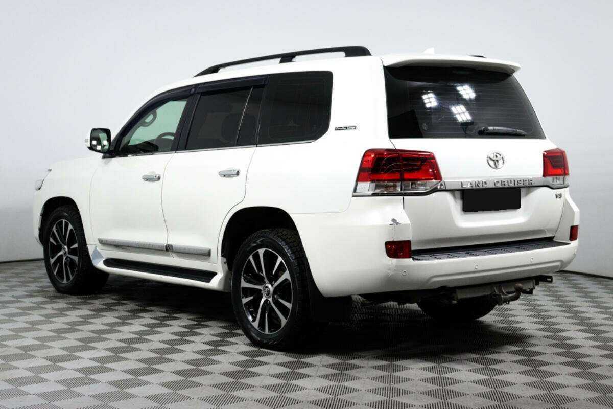 Toyota Land Cruiser с пробегом — 2015 год. Фото: #6