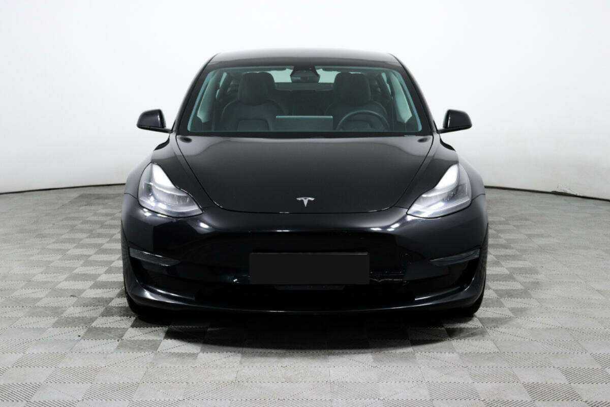 Tesla Model 3 с пробегом — 2021 год. Фото: #1