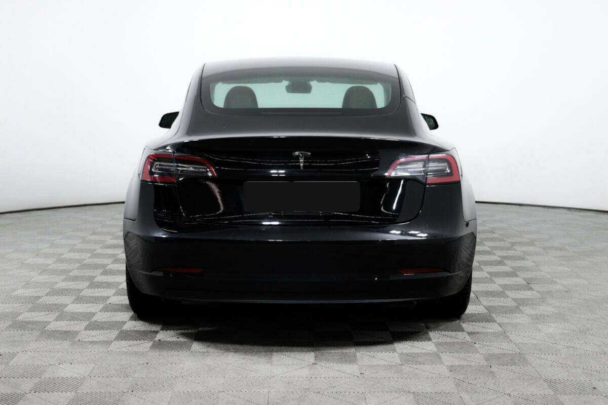 Tesla Model 3 с пробегом — 2021 год. Фото: #5