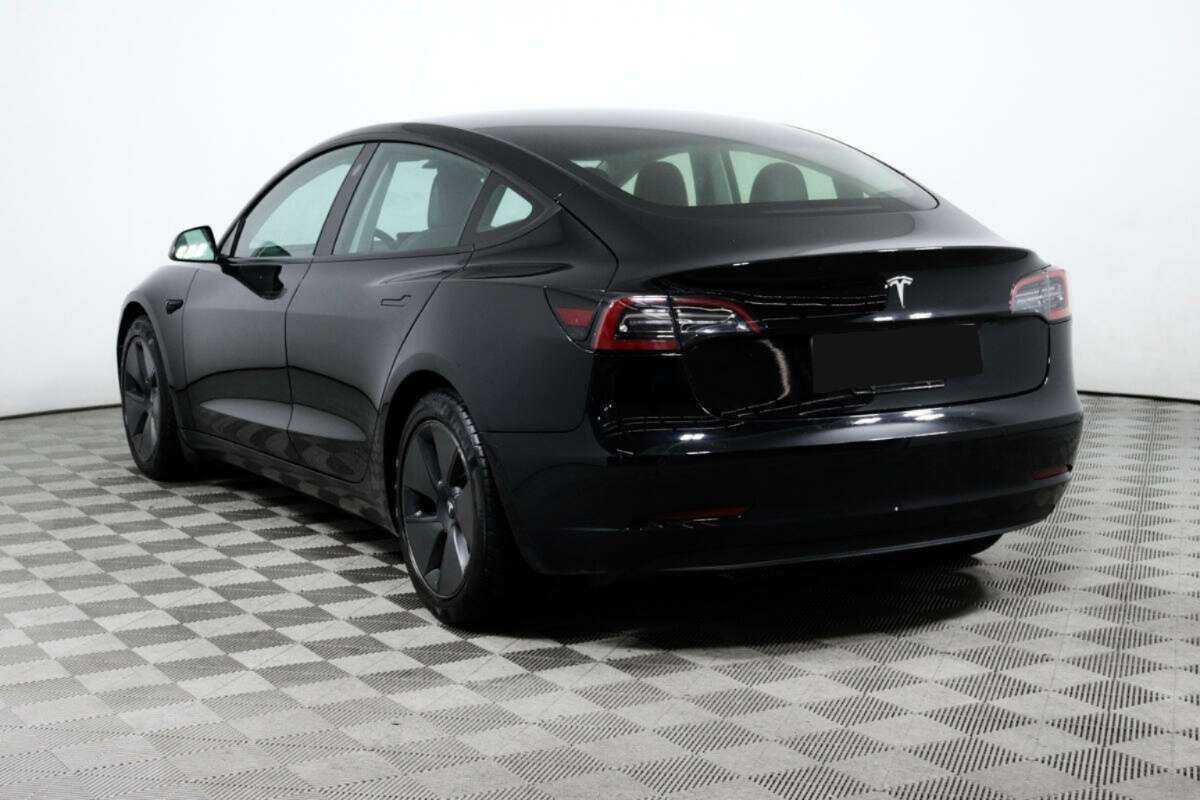 Tesla Model 3 с пробегом — 2021 год. Фото: #6
