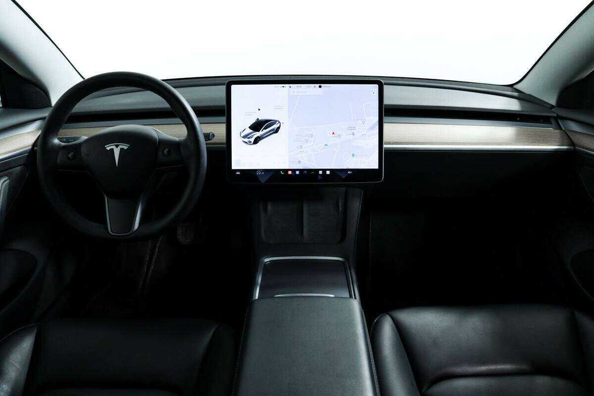Tesla Model 3 с пробегом — 2021 год. Фото: #10